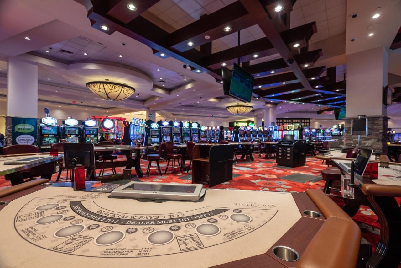 River Cree & Casino Hotel 3*