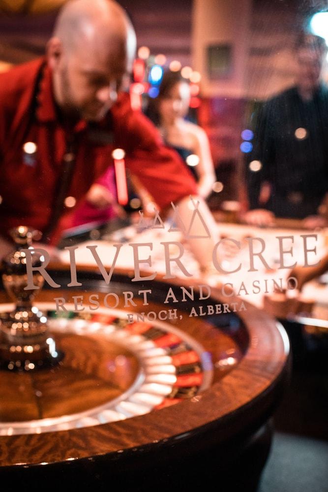 Hotel River Cree & Casino 3*